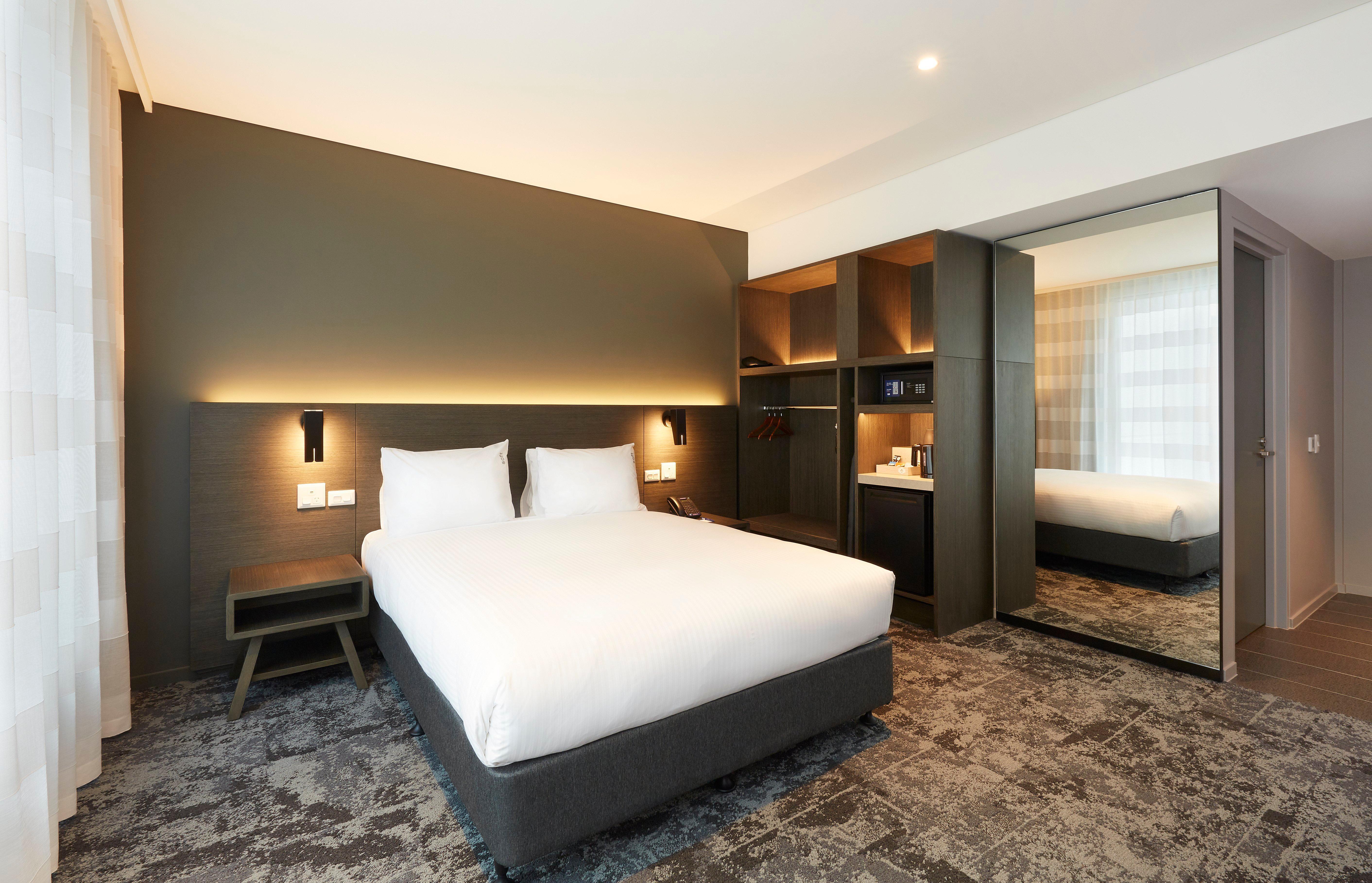 Holiday Inn Express Melbourne Southbank By Ihg Exterior photo