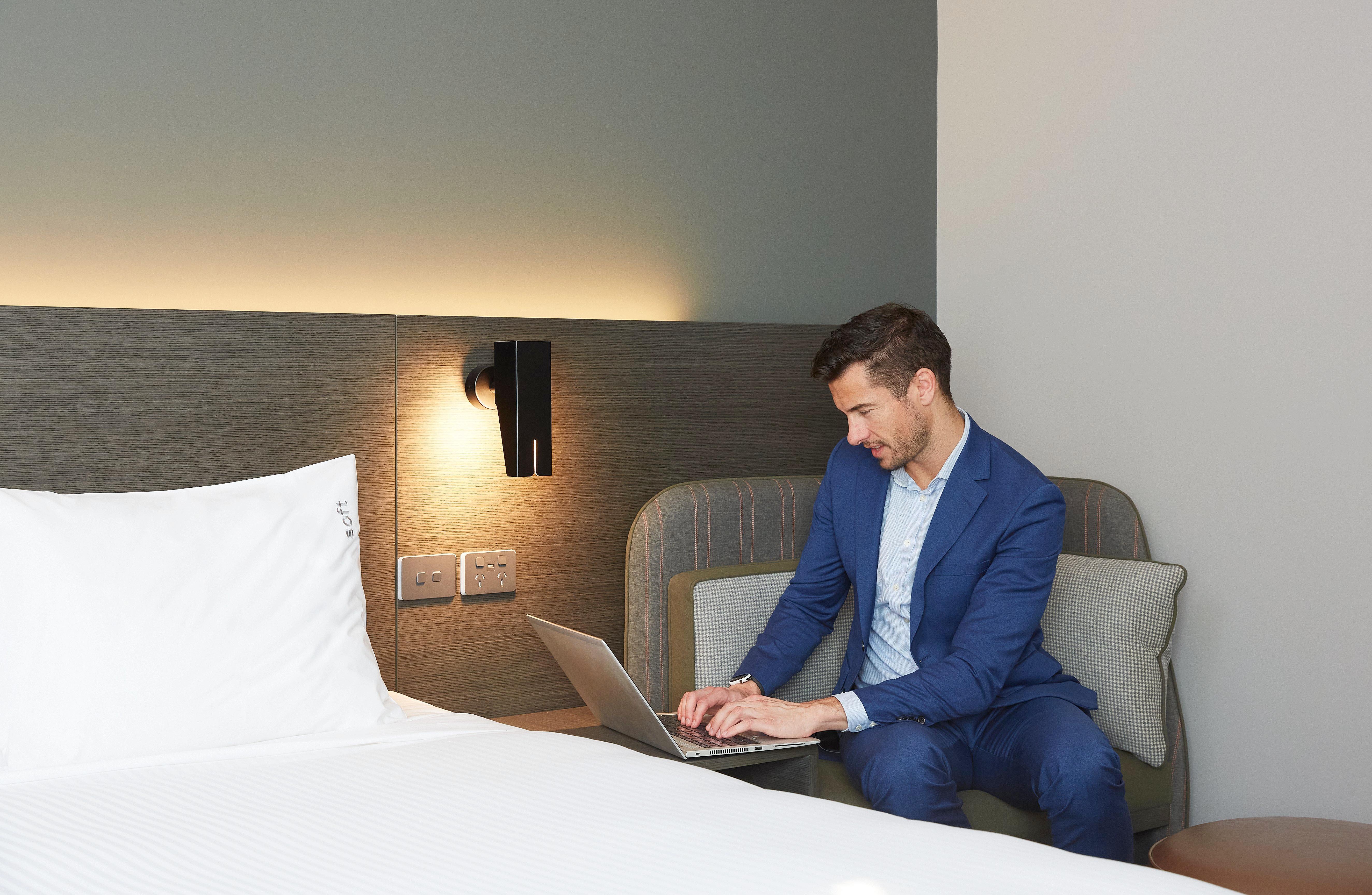 Holiday Inn Express Melbourne Southbank By Ihg Exterior photo
