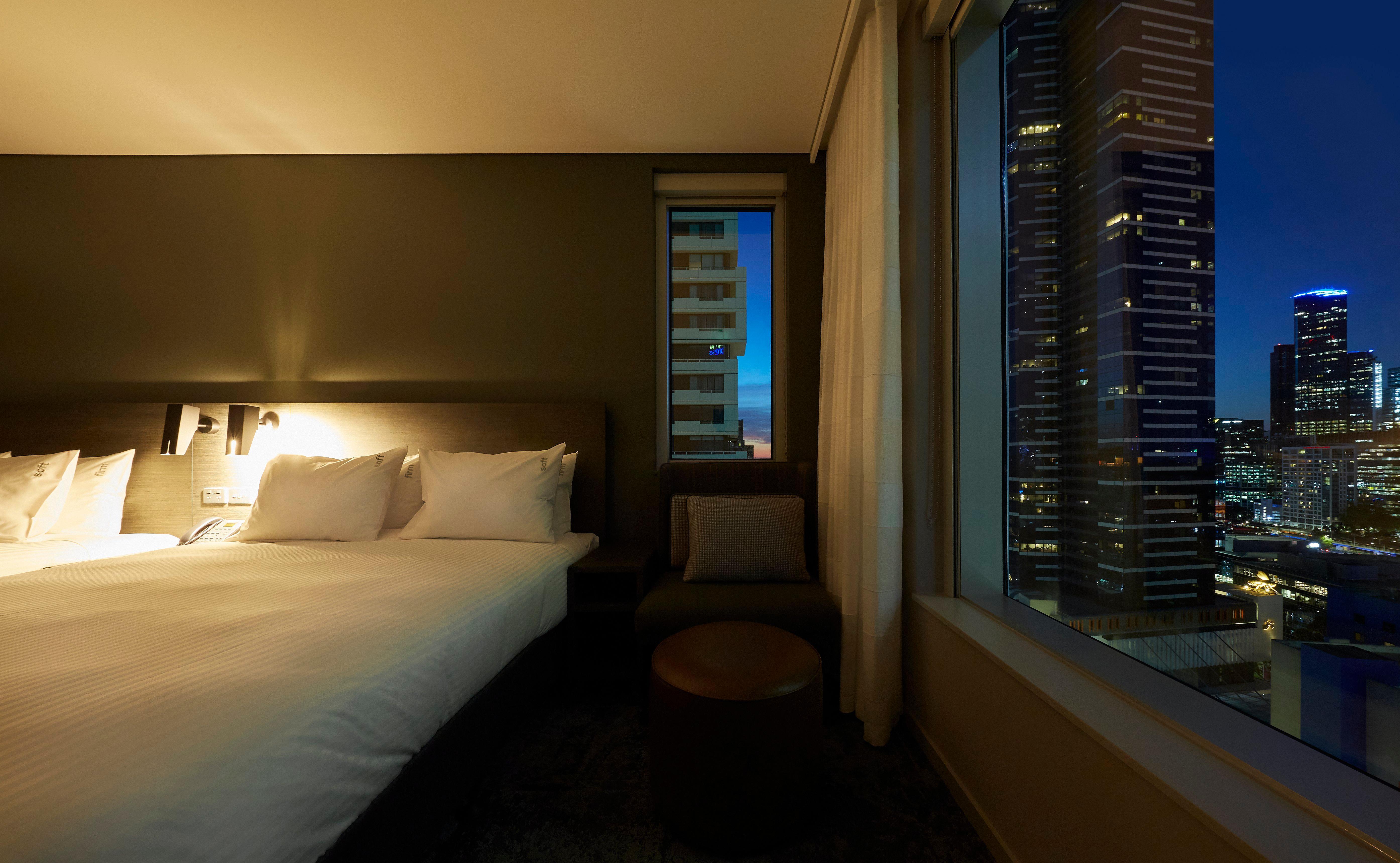 Holiday Inn Express Melbourne Southbank By Ihg Exterior photo