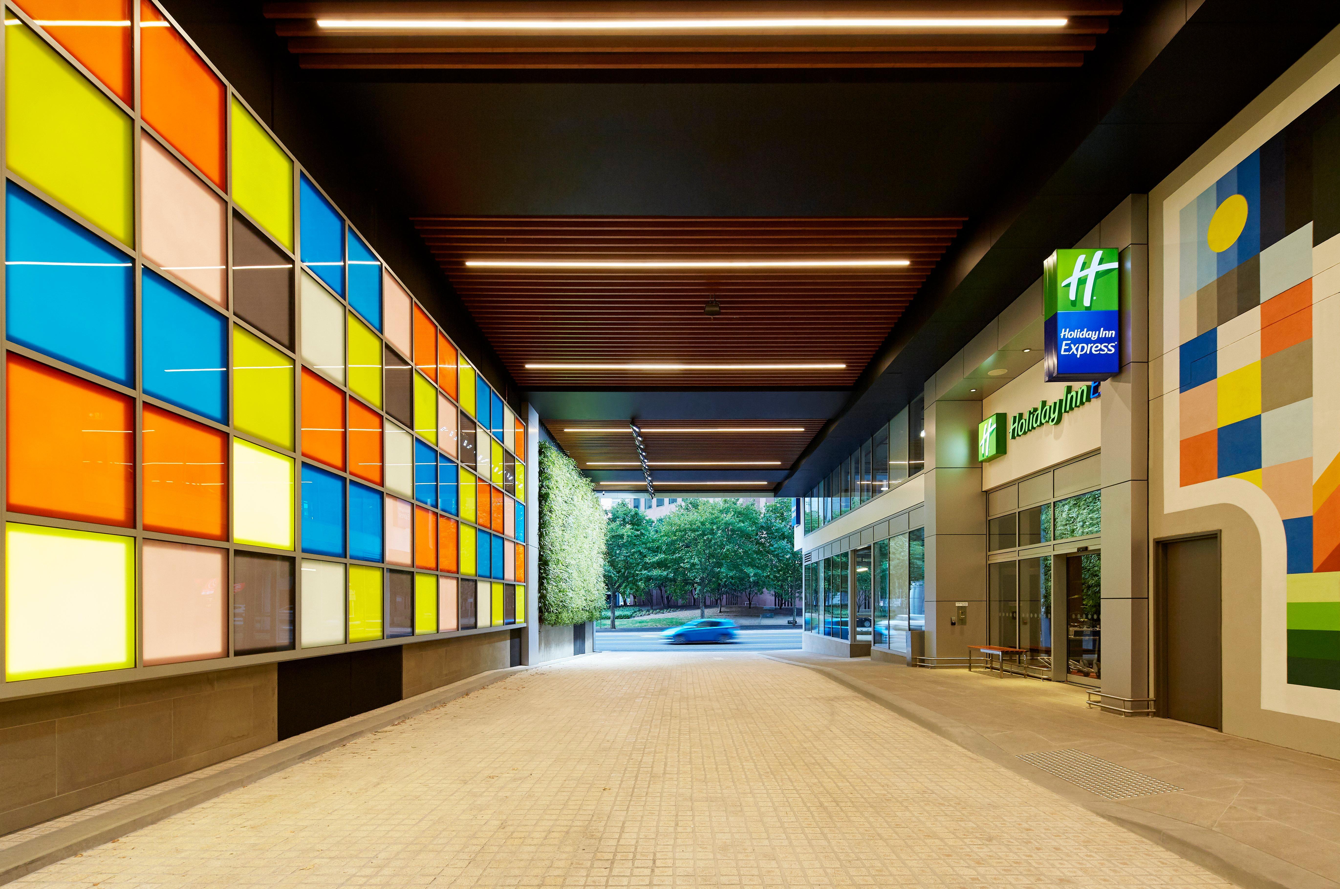 Holiday Inn Express Melbourne Southbank By Ihg Exterior photo