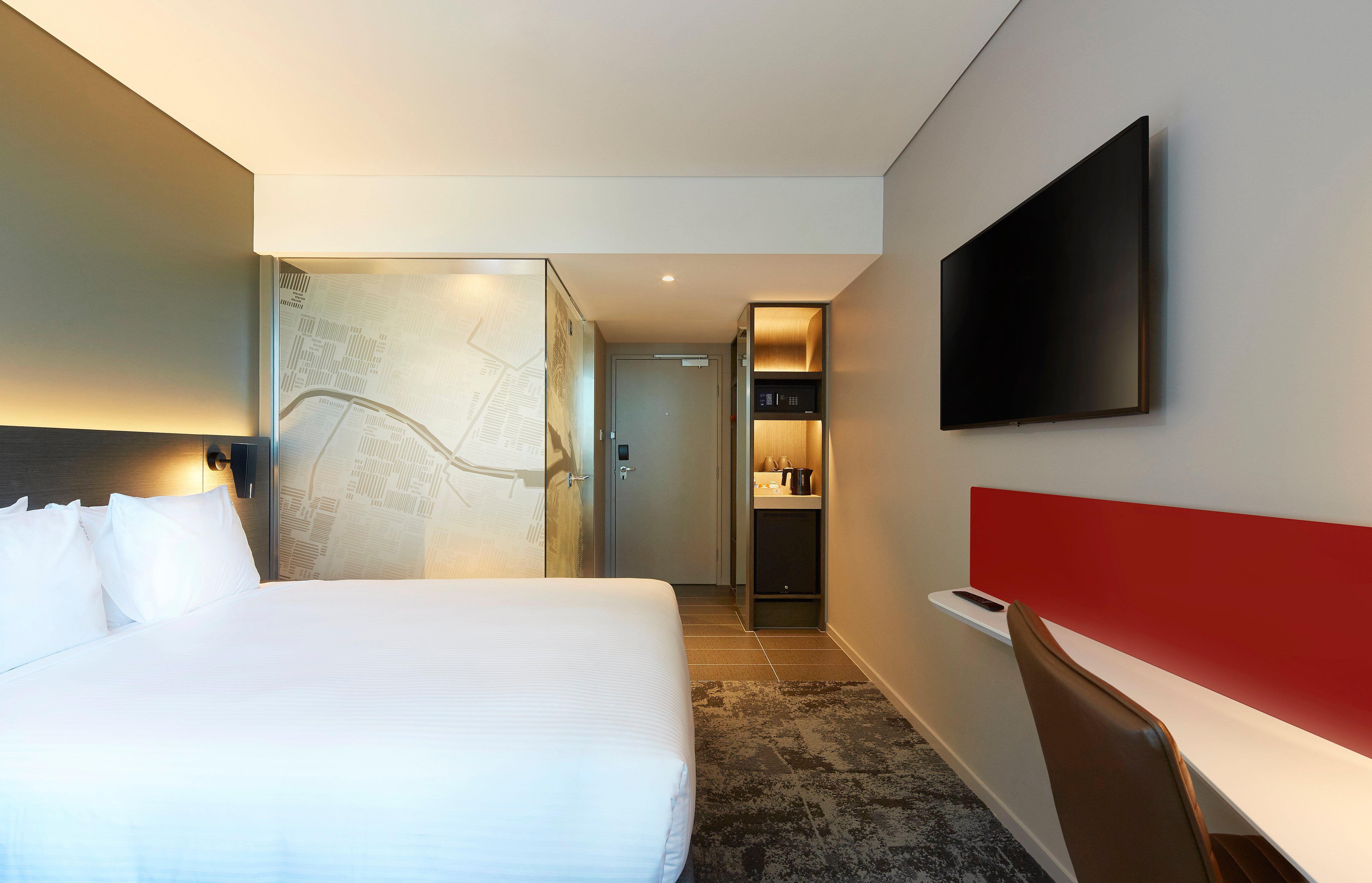 Holiday Inn Express Melbourne Southbank By Ihg Exterior photo