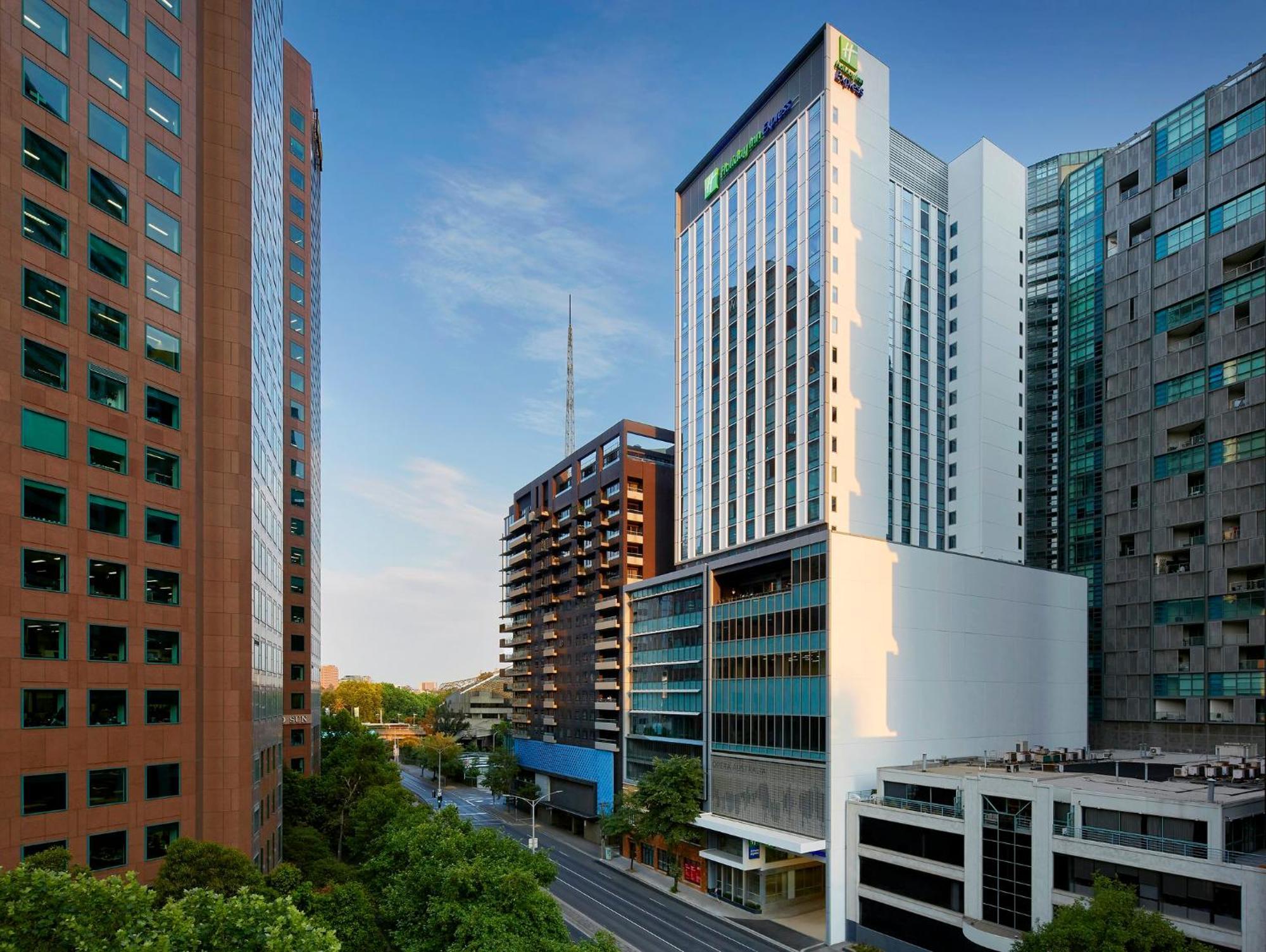 Holiday Inn Express Melbourne Southbank By Ihg Exterior photo
