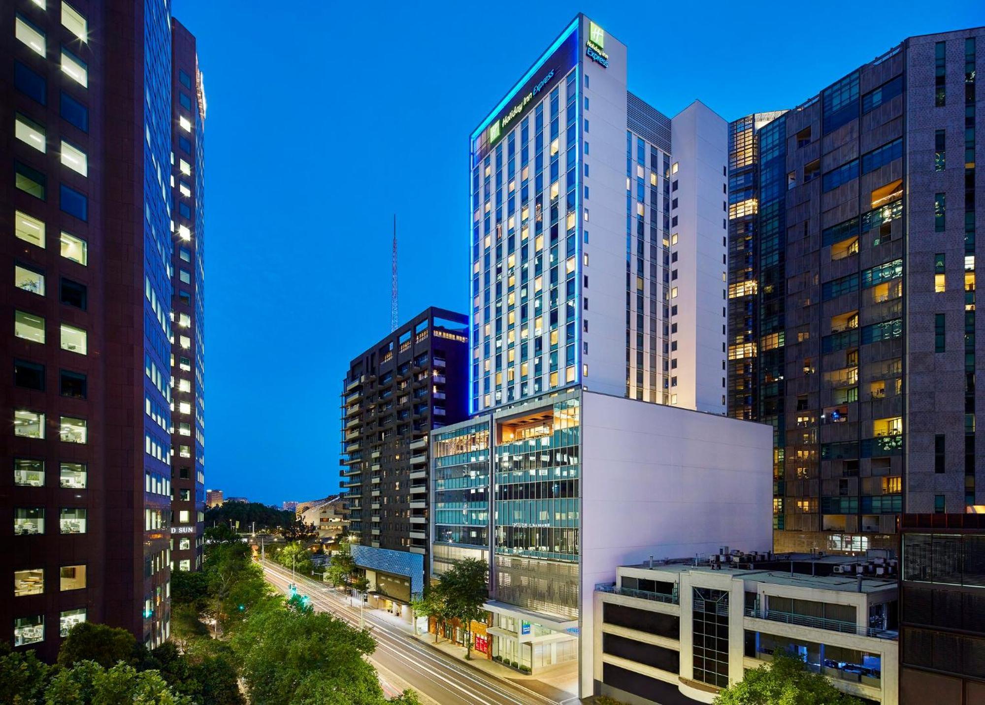 Holiday Inn Express Melbourne Southbank By Ihg Exterior photo