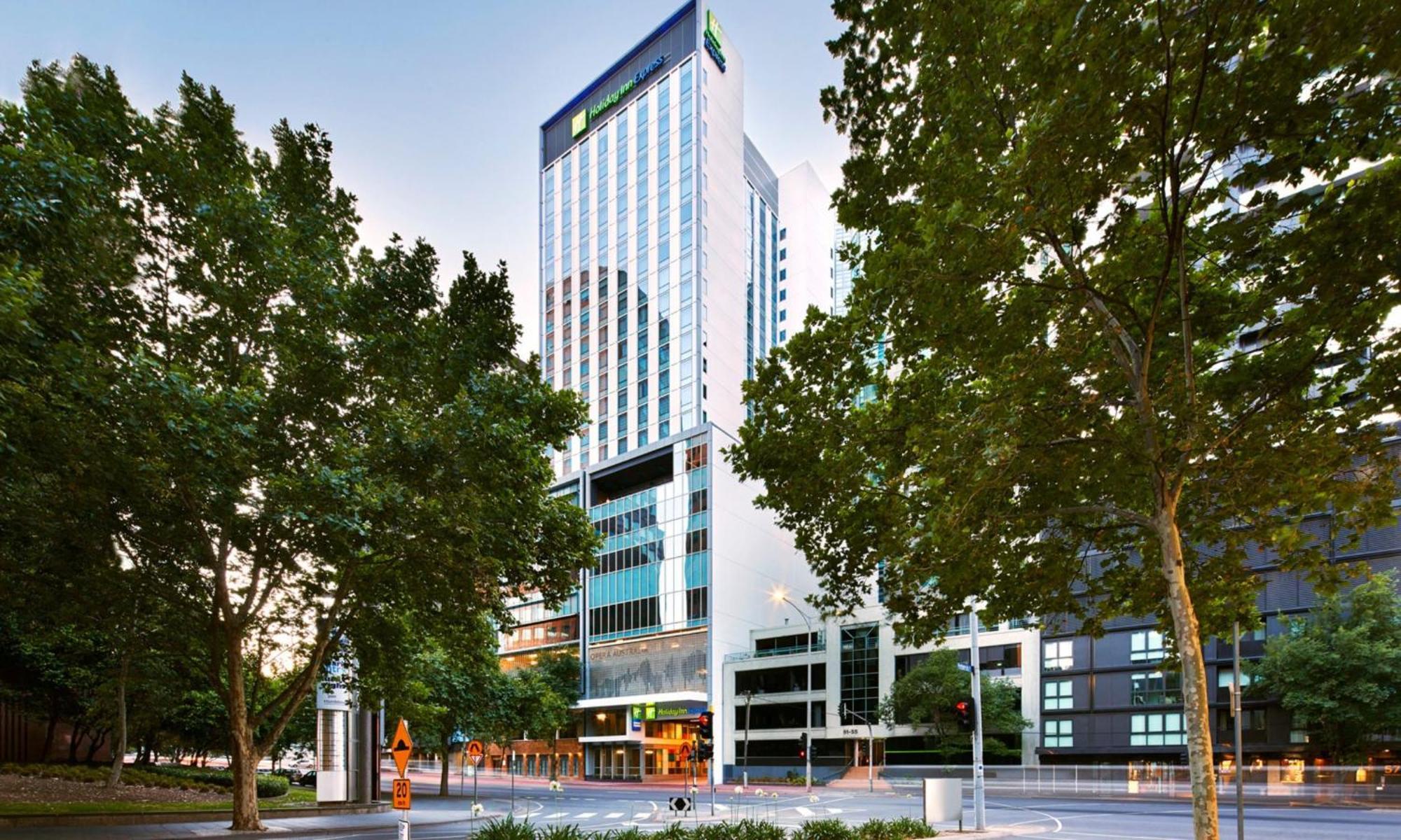 Holiday Inn Express Melbourne Southbank By Ihg Exterior photo