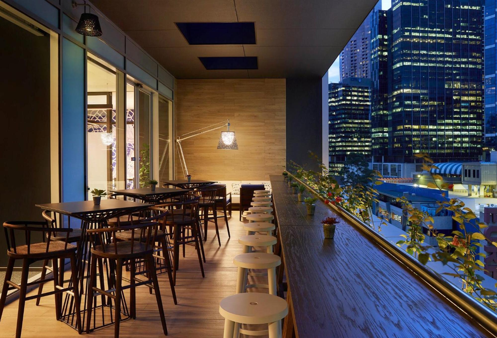Holiday Inn Express Melbourne Southbank By Ihg Exterior photo