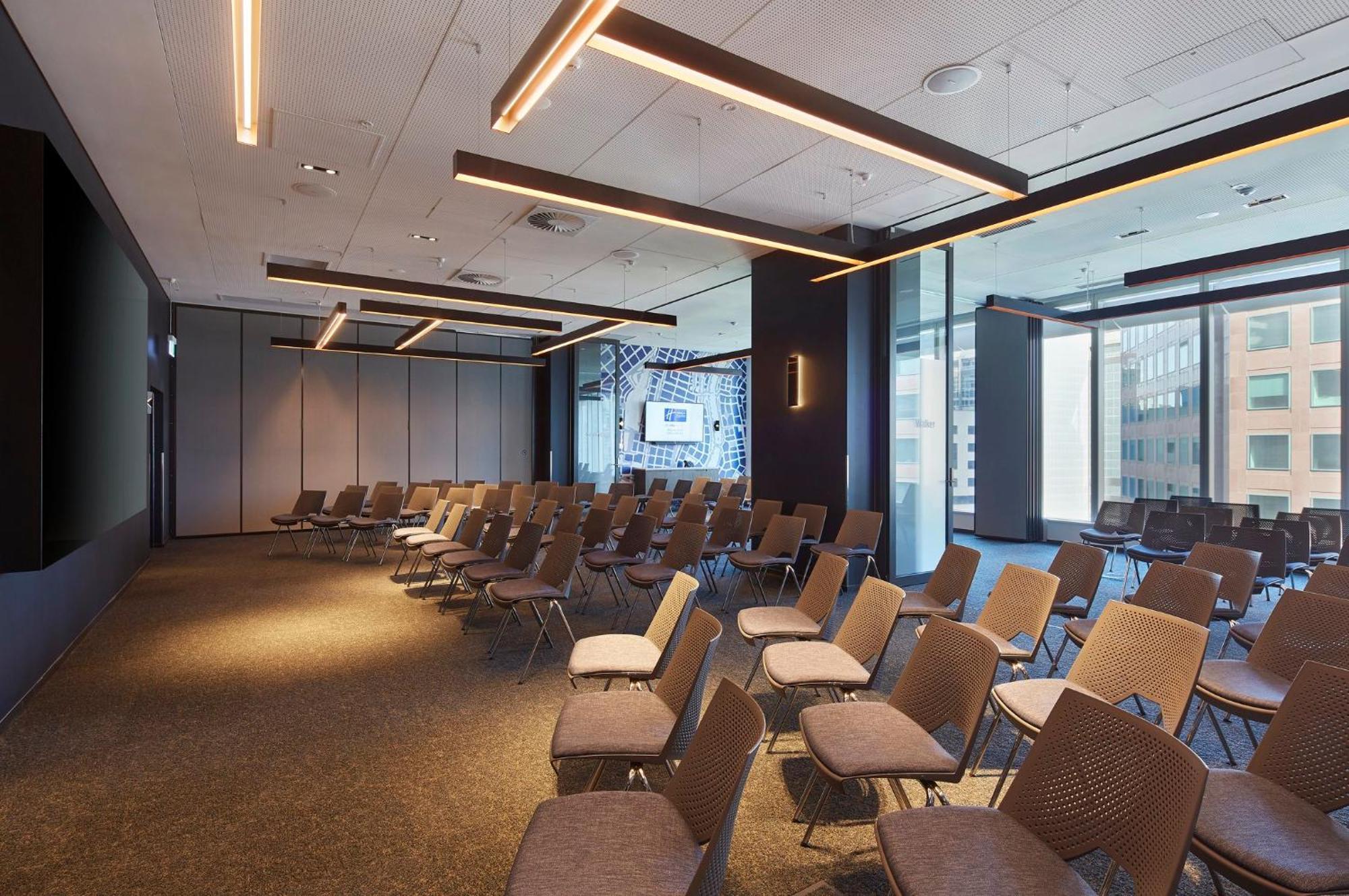 Holiday Inn Express Melbourne Southbank By Ihg Exterior photo