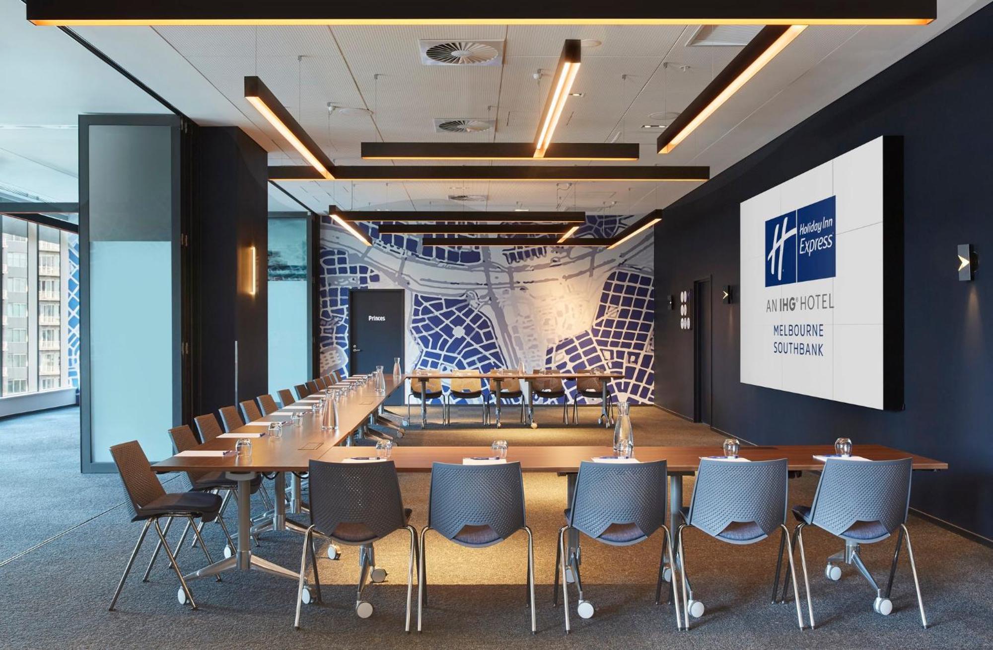 Holiday Inn Express Melbourne Southbank By Ihg Exterior photo