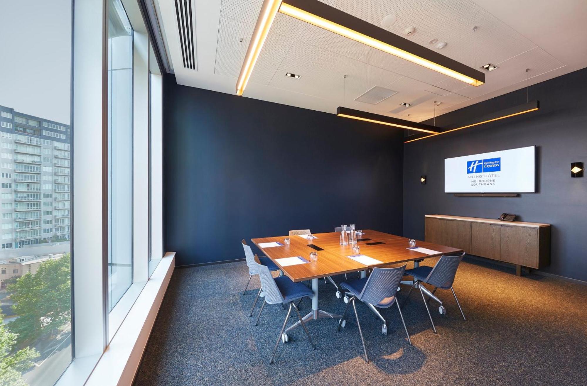Holiday Inn Express Melbourne Southbank By Ihg Exterior photo