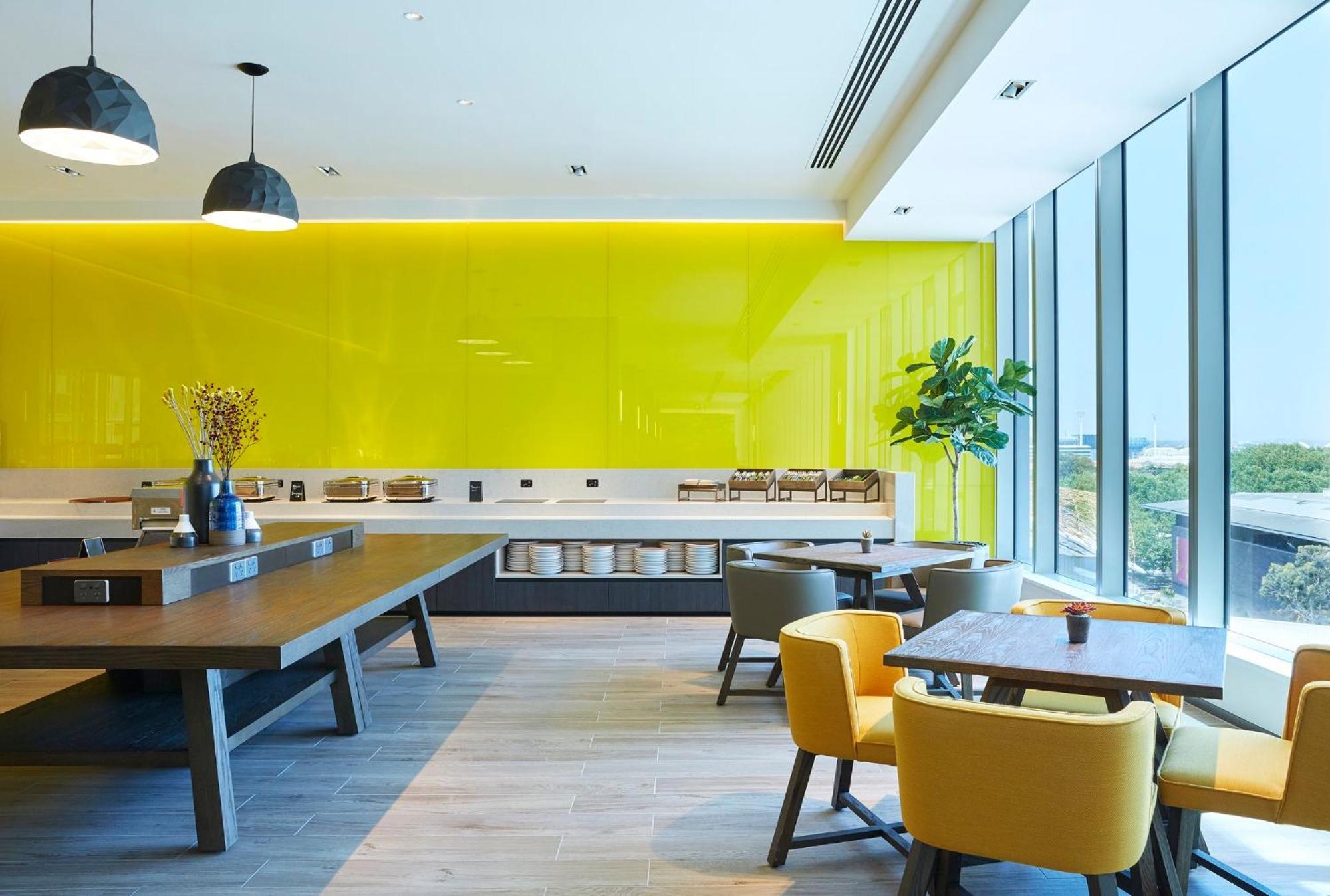 Holiday Inn Express Melbourne Southbank By Ihg Exterior photo